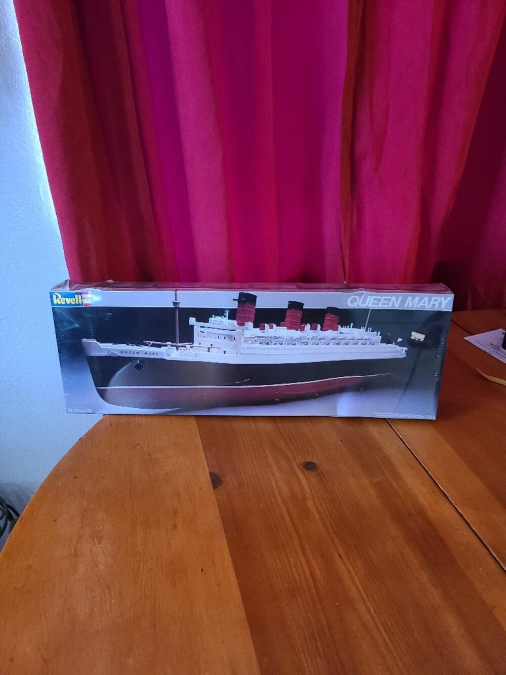 Revell Queen Mary 1:570 Scale Model Kit Made in USA VTG 1982 - New Sealed